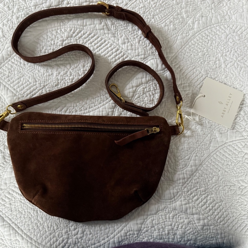 Abbey Alley Midi Sling Bag chocolate suede